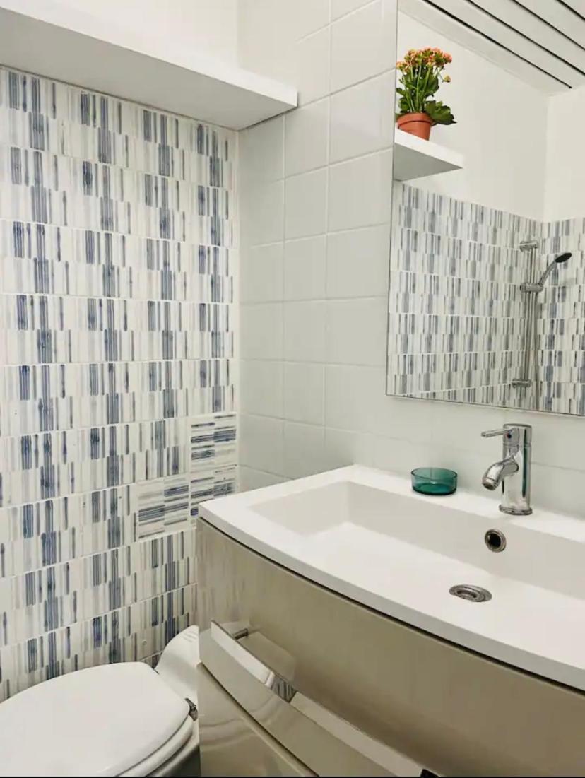 Appartement Moderne Quartier Saint Lazare Paris Exterior photo
